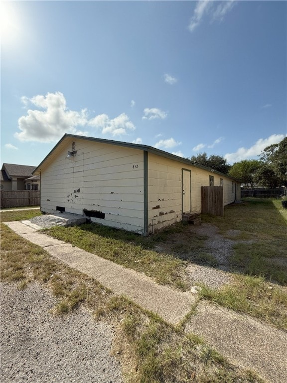 852 S Whitney St, Aransas Pass, TX 78336 - photo 1