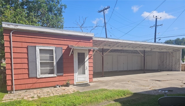 253 Leming Ave, Corpus Christi, TX 78404 - rear view of house featuring driveway