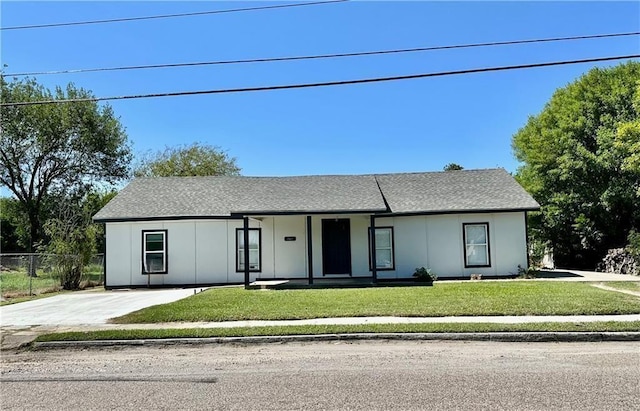 view of front of home with a front yard