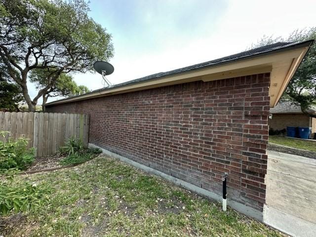 105 Heron Oaks, Rockport, TX 78382 - photo 2