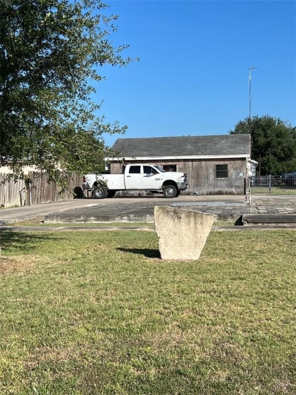 view of front of home with a front yard