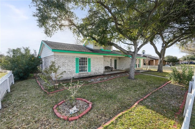 exterior space featuring a yard