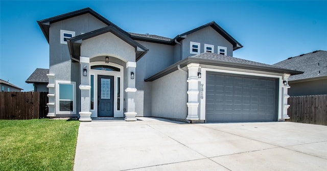 view of front facade featuring a front yard