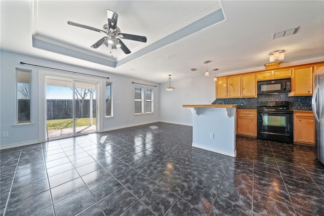 kitchen with a kitchen breakfast bar, a raised ceiling, ceiling fan, black appliances, and decorative light fixtures