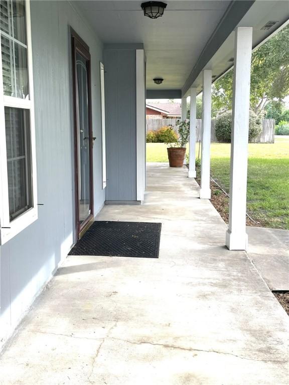 423 S 12th St, Aransas Pass, TX 78336 - photo 39