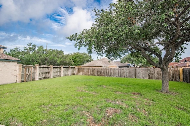 6714 Long Meadow Dr, Corpus Christi, TX 78413 - view of fenced backyard