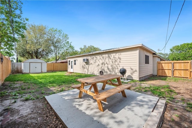 2742 Blue Grass Dr, Corpus Christi, TX 78410 - rear view of property featuring a patio and outdoor dining space