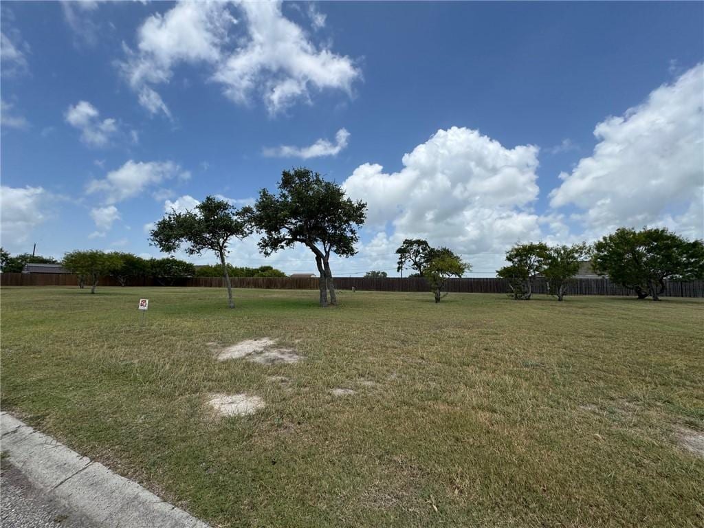 106 Teresa Ln, Rockport, TX 78382 - photo 1
