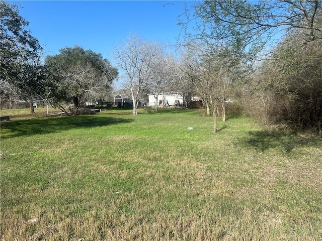 Listing photo 2 for 9561 County Road 509, Mathis TX 78368