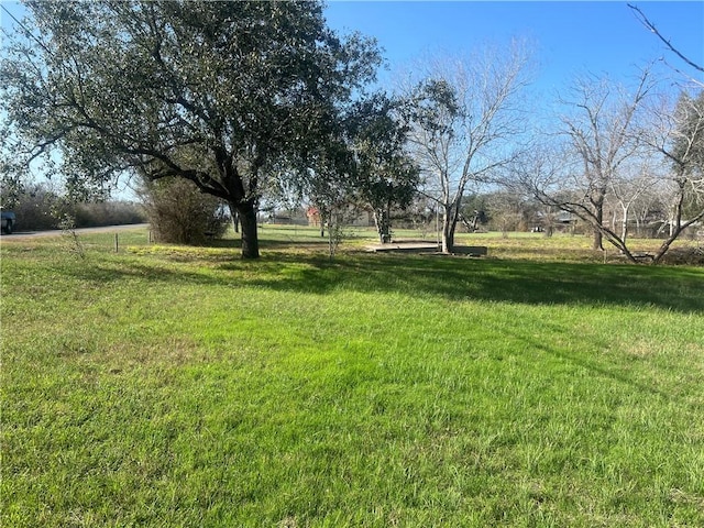 Listing photo 3 for 9561 County Road 509, Mathis TX 78368