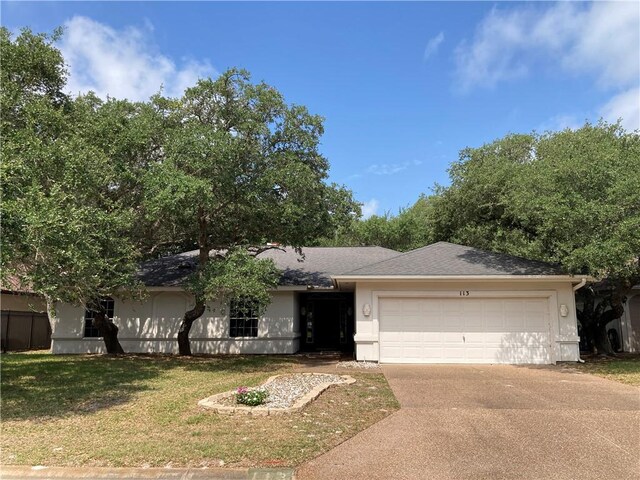 113 Royal Oaks Dr, Rockport, TX 78382 - photo 1