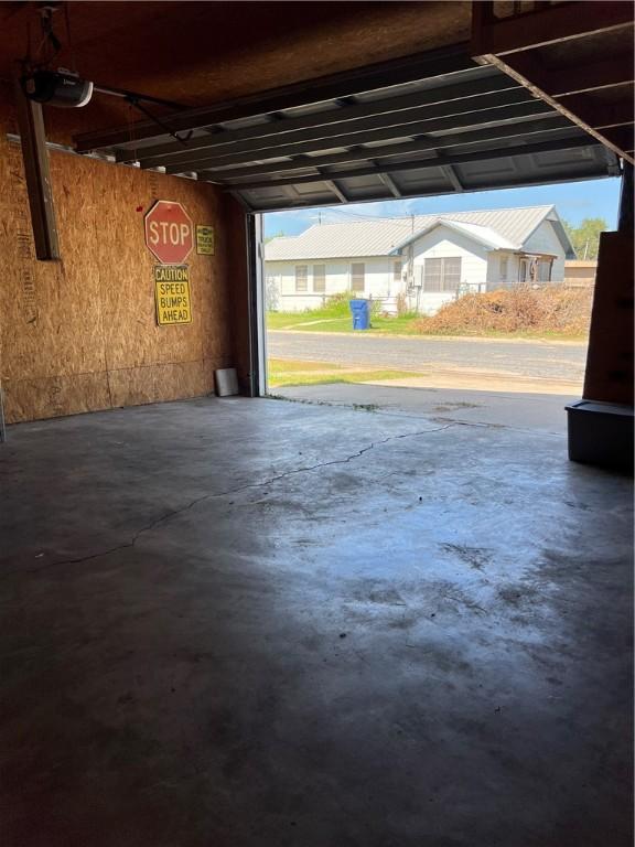 609 E Crockett St, Falfurrias, TX 78355 - photo 19