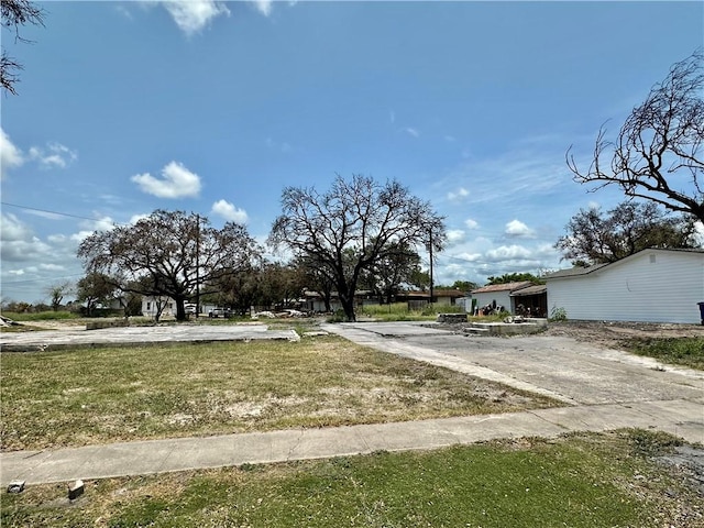 821 Hamilton St, Sinton, TX 78387