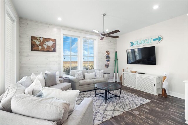 125 Fish Hook Ln, Port Aransas, TX 78373 - living area featuring recessed lighting, wood finished floors, baseboards, and ceiling fan