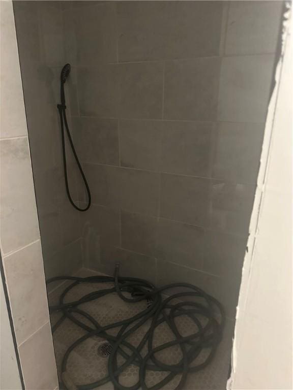 321 Cortez St, Corpus Christi, TX 78405 - bathroom view of tiled shower