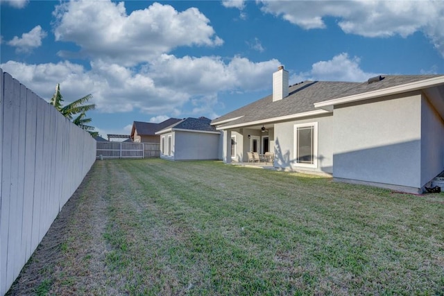 view of yard featuring a patio