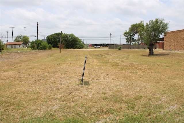 Listing photo 3 for 832 E Main Ave, Robstown TX 78380