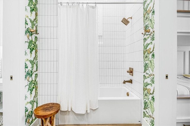206 Lakeshore St, Port Aransas, TX 78373 - bathroom featuring shower / bath combination with curtain