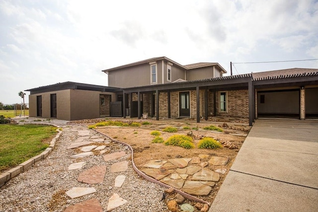 view of front of house with a garage