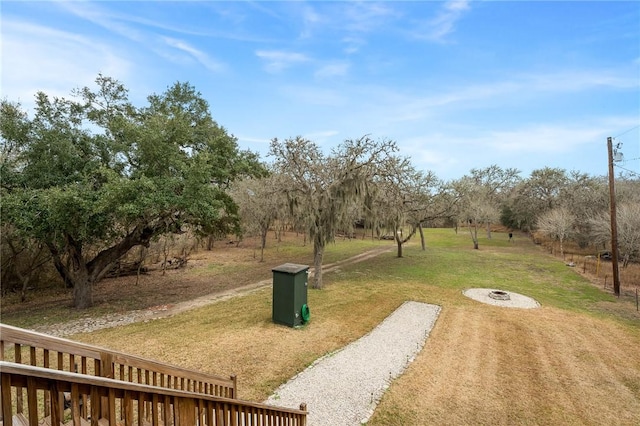 view of yard featuring a rural view