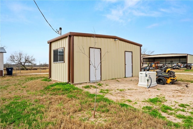 view of outbuilding