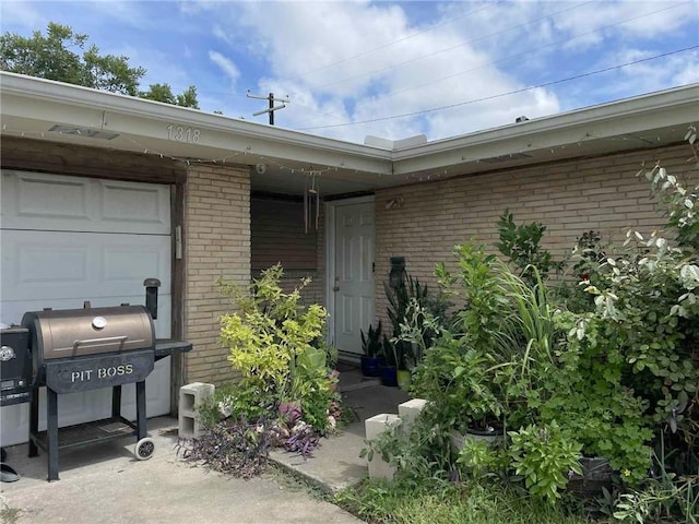 1318 Meadowlane Dr, Corpus Christi, TX 78412 - view of exterior entry with brick siding