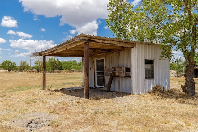 view of outbuilding