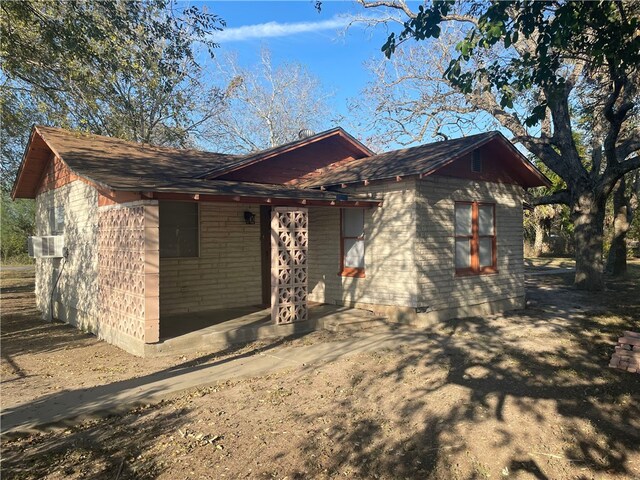 104 E Refugio St, Skidmore, TX 78389 - view of property exterior