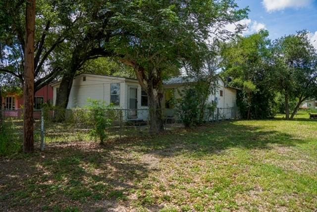 306 E Maupin St, Falfurrias, TX 78355 - photo 3