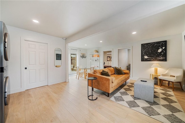 934 Miramar Pl, Corpus Christi, TX 78411 - living area featuring light wood-style flooring and recessed lighting