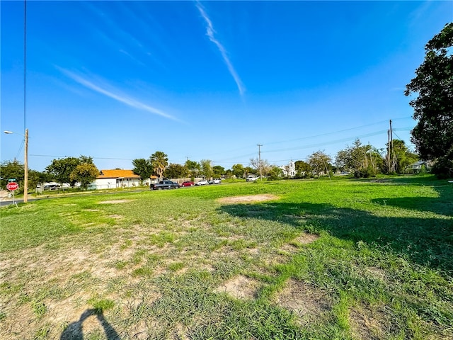 Listing photo 3 for 429 E Richard Ave, Kingsville TX 78363