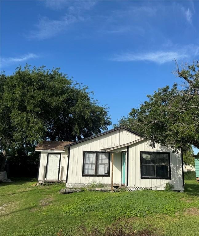 123 Lerdo St, Taft, TX 78390 - photo 1