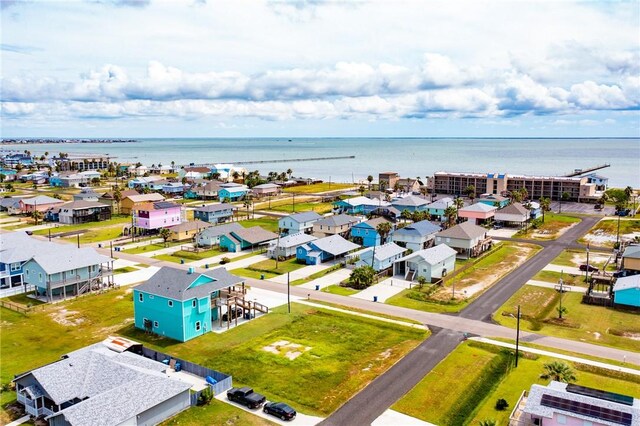 810 E James St, Rockport, TX 78382