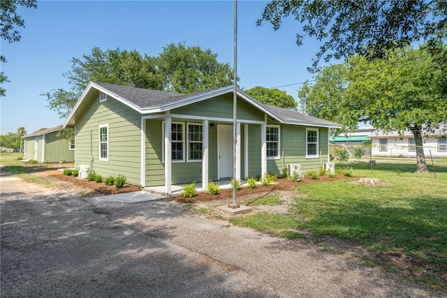 view of front of house with a front yard