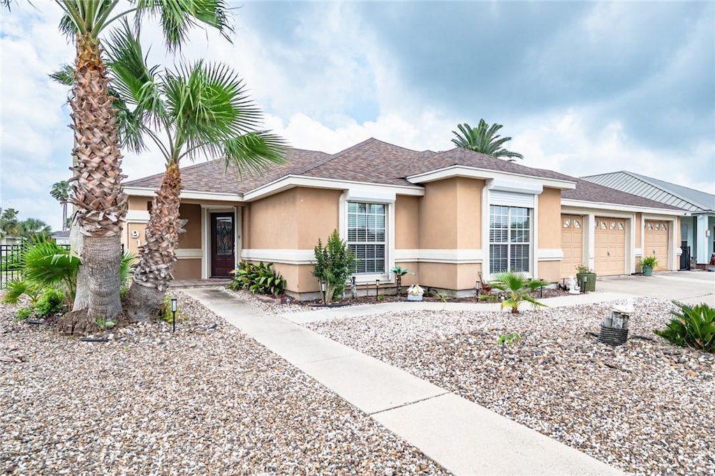 913 Pompano Dr, Aransas Pass, TX 78336 - photo 1