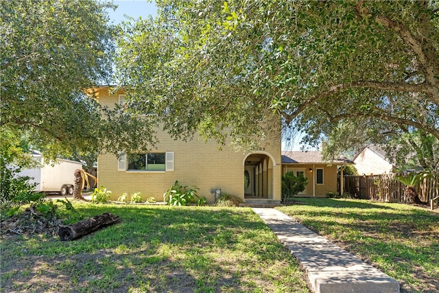 view of front of property with a front yard