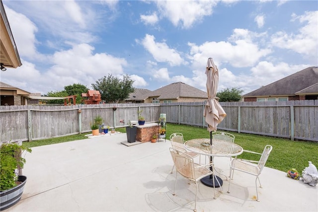 6005 Tapestry Dr, Corpus Christi, TX 78414 - view of patio featuring outdoor dining area