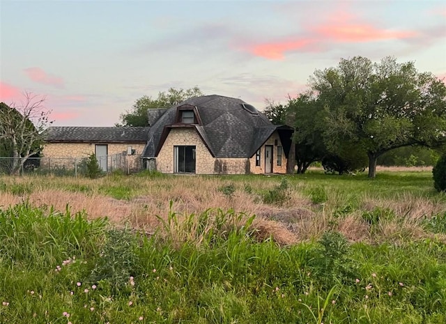 view of front of property