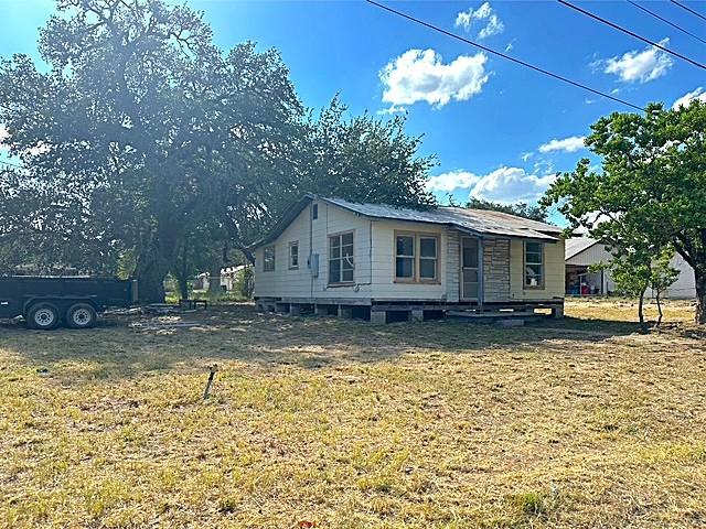 1207 Florida St, Pleasanton, TX 78064 - photo 1