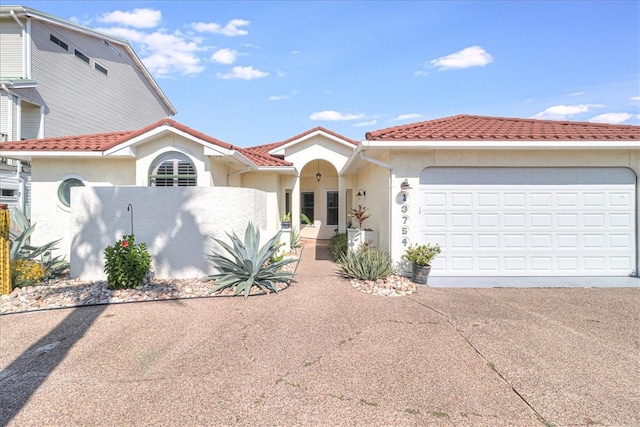 view of front facade featuring a garage