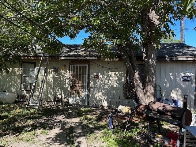 view of home's exterior