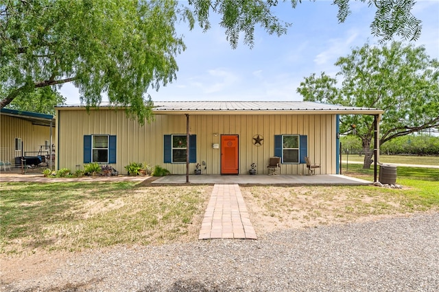 109 Frances Dr W, Three Rivers, TX 78071 - photo 1