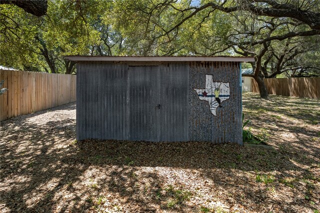 view of outbuilding