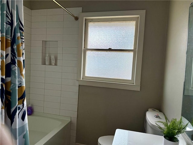 721 S 8th St, Kingsville, TX 78363 - full bathroom featuring toilet and shower / bath combination with curtain