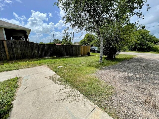 702 Celia St, Woodsboro, TX 78393 - photo 11