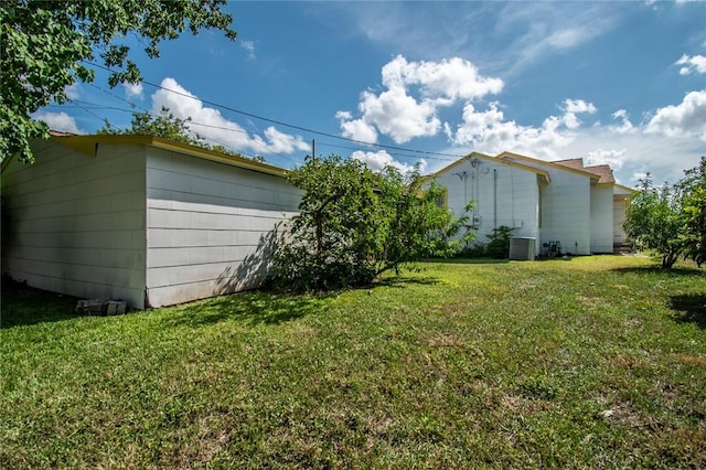 1522 Clodah Dr, Corpus Christi, TX 78404 - view of grassy yard featuring an outbuilding
