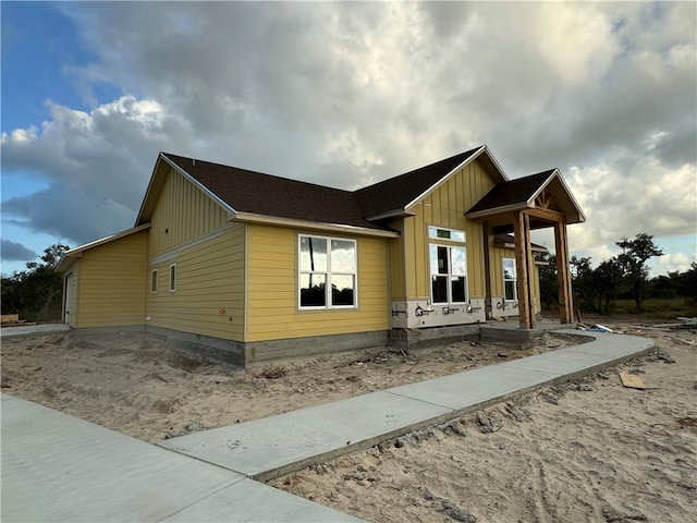 view of front of home featuring a porch