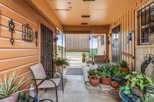1032 Illinois St, Robstown, TX 78380 - view of covered porch