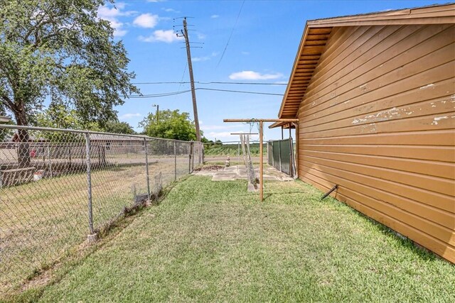 1032 Illinois St, Robstown, TX 78380 - view of yard