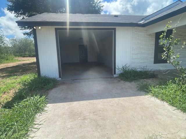 704 N Dagmar Ave, Hebbronville, TX 78361 - photo 16
